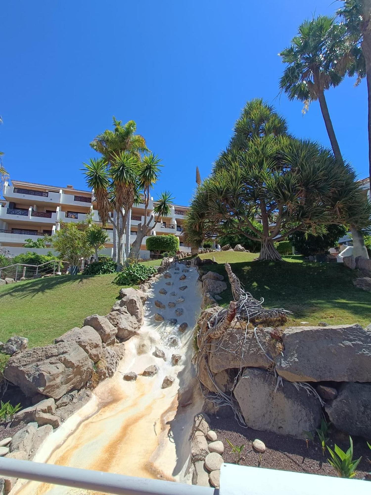 Wonderful With Pool And Wi-fi Apartment